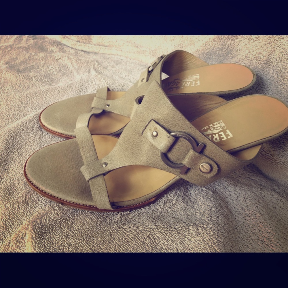 Salvatore Ferragamo beige leather sandals